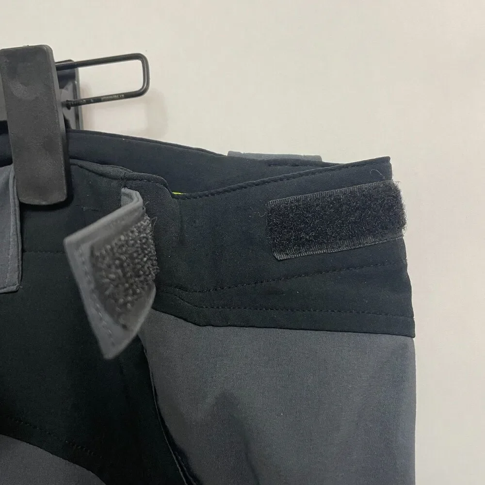Sugoi Mens 2XL Hans Gray / Black Cycling Outdoor Shorts **READ**